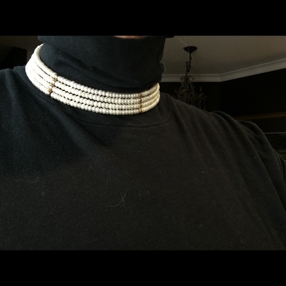 Timeless pearl choker with gold 5 gold spacers. - Picture 1 of 8